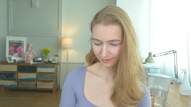 Snapshot of solar_bella chatting on 01.30.25 solar bella online show from 01.30.25