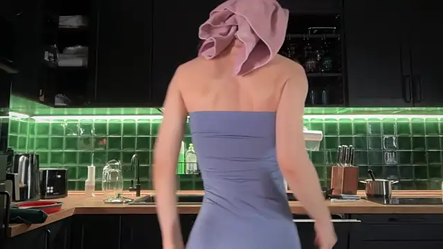 Snapshot of solar_bella chatting on 02.08.26 solar bella online show from 02.08.26