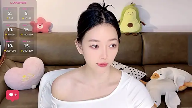 Yilin1999 online show from 02.25.25