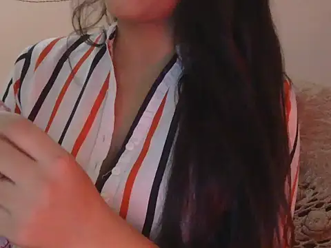 Snapshot of diva-22 chatting on 06.27.26 diva-22 online show from 06.27.26