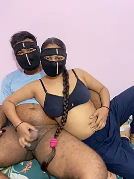 Snapshot of mickey_love chatting on 02.17.25 mickey love online show from 02.17.25