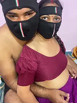 Snapshot of mickey_love chatting on 02.19.25 mickey love online show from 02.19.25