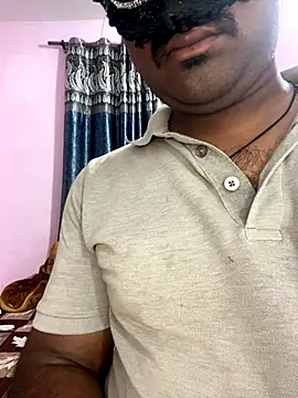 Snapshot of mickey_love chatting on 11.01.25 mickey love online show from 11.01.25