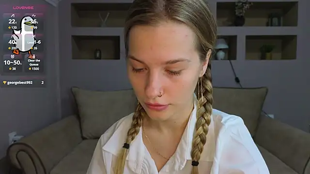 Snapshot of LinaCristonsen chatting on 11.12.25 LinaCristonsen online show from 11.12.25