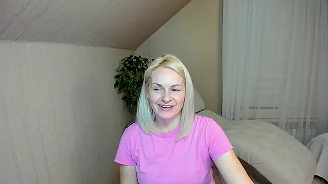 Snapshot of Alicee_Gracee chatting on 01.07.25 Alicee Gracee online show from 01.07.25