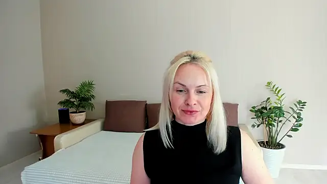 Snapshot of Alicee_Gracee chatting on 01.22.25 Alicee Gracee online show from 01.22.25