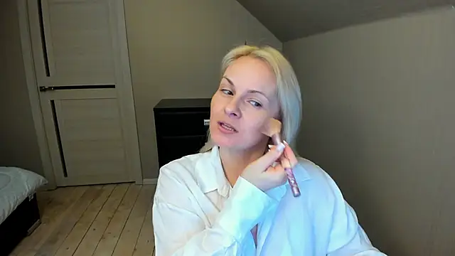 Snapshot of Alicee_Gracee chatting on 02.15.25 Alicee Gracee online show from 02.15.25