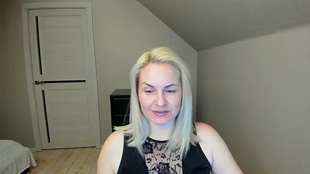 Snapshot of Alicee_Gracee chatting on 02.20.25 Alicee Gracee online show from 02.20.25