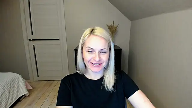 Snapshot of Alicee_Gracee chatting on 02.28.25 Alicee Gracee online show from 02.28.25