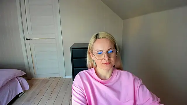 Snapshot of Alicee_Gracee chatting on 03.11.25 Alicee Gracee online show from 03.11.25