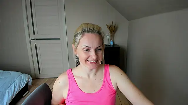 Snapshot of Alicee_Gracee chatting on 03.17.25 Alicee Gracee online show from 03.17.25