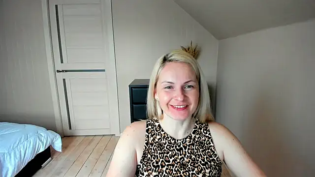 Snapshot of Alicee_Gracee chatting on 03.18.25 Alicee Gracee online show from 03.18.25