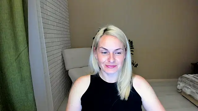 Snapshot of Alicee_Gracee chatting on 09.21.25 Alicee Gracee online show from 09.21.25