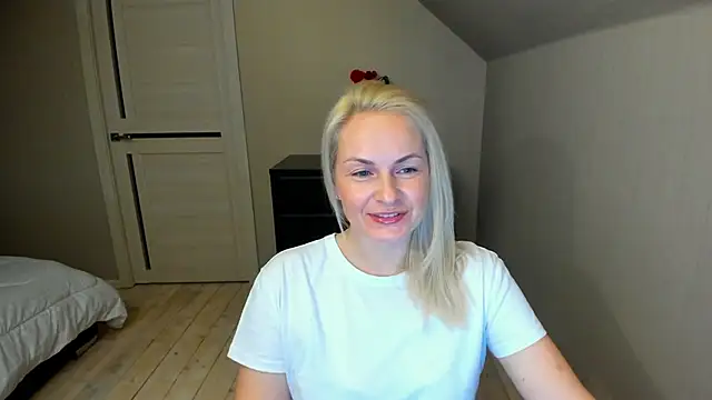 Snapshot of Alicee_Gracee chatting on 10.09.25 Alicee Gracee online show from 10.09.25