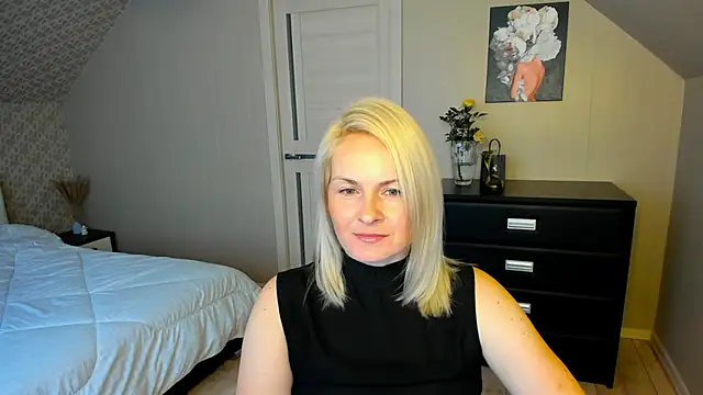 Snapshot of Alicee_Gracee chatting on 11.21.25 Alicee Gracee online show from 11.21.25