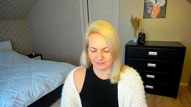 Snapshot of Alicee_Gracee chatting on 11.27.25 Alicee Gracee online show from 11.27.25