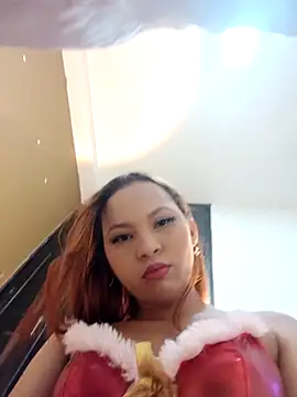 Snapshot of Heicy___ chatting on 12.27.24 Heicy    online show from 12.27.24