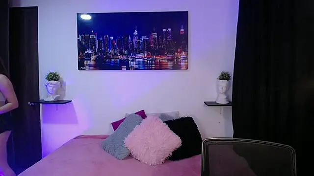 cristal-evanns online show from 12.04.24