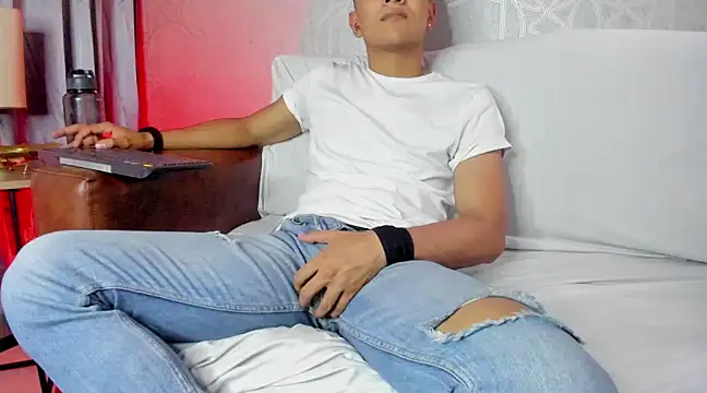 Lucii fer  online show from 02.23.25