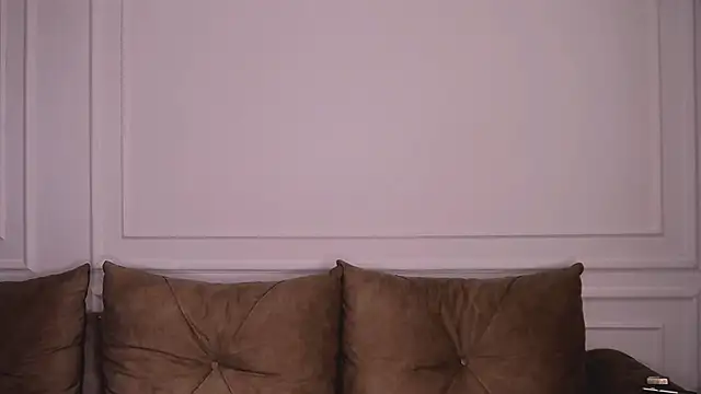 Snapshot of UrsuKing chatting on 01.05.25 UrsuKing online show from 01.05.25