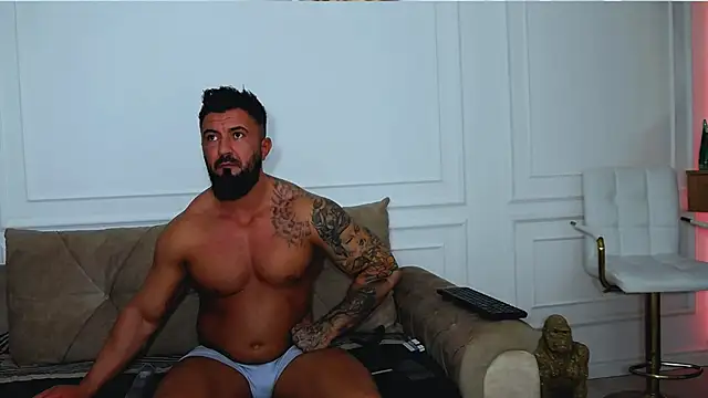 Snapshot of UrsuKing chatting on 02.13.25 UrsuKing online show from 02.13.25