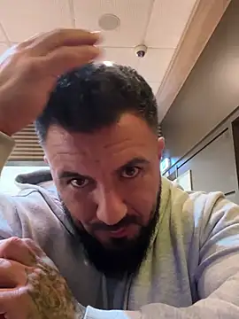 Snapshot of UrsuKing chatting on 02.17.25 UrsuKing online show from 02.17.25