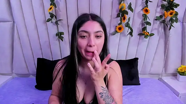 Lucy Anall  online show from 09.27.25