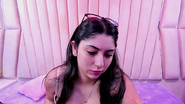 Lucy Anall  online show from 11.26.25