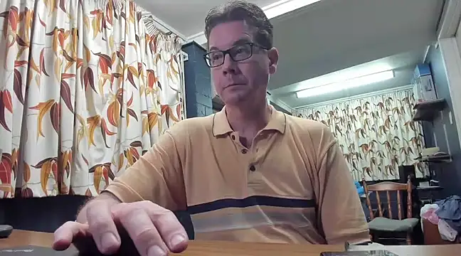 Snapshot of tilobinder chatting on 03.16.25 tilobinder online show from 03.16.25