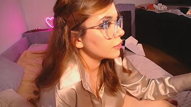 Snapshot of CutiePie3 chatting on 12.12.24 CutiePie3 online show from 12.12.24