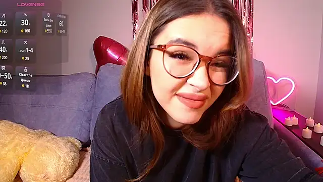 Snapshot of CutiePie3 chatting on 02.14.25 CutiePie3 online show from 02.14.25