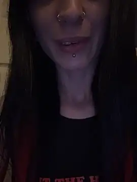 Snapshot of MissMidnightUK chatting on 05.15.26 MissMidnightUK online show from 05.15.26
