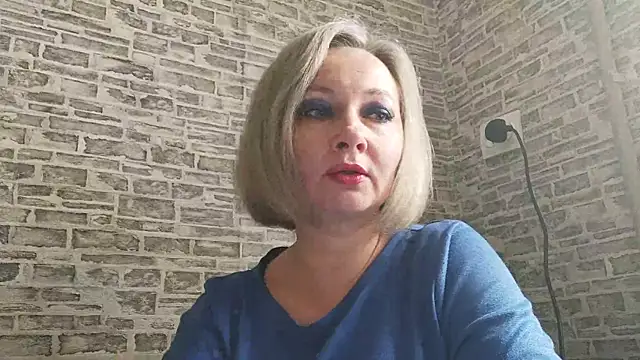 Snapshot of EdithManning chatting on 02.18.25 EdithManning online show from 02.18.25