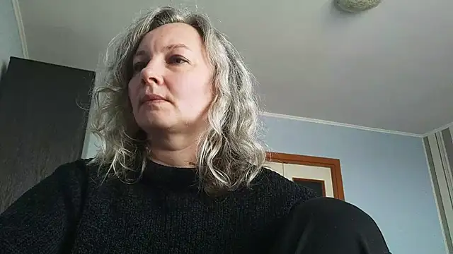 Snapshot of EdithManning chatting on 05.04.26 EdithManning online show from 05.04.26