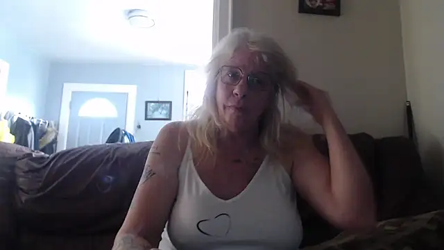 canadiancougar1965 online show from 01.24.25