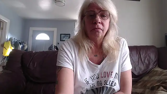 canadiancougar1965 online show from 01.26.25