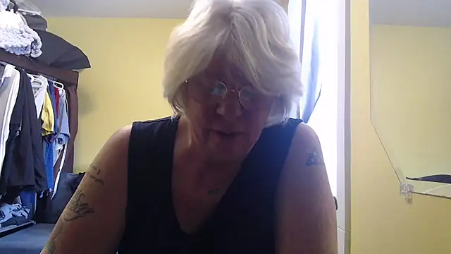 canadiancougar1965 online show from 03.18.26