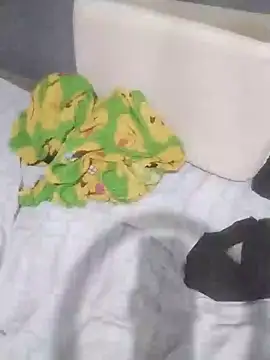 Snapshot of ems2174 chatting on 03.08.25 ems2174 online show from 03.08.25