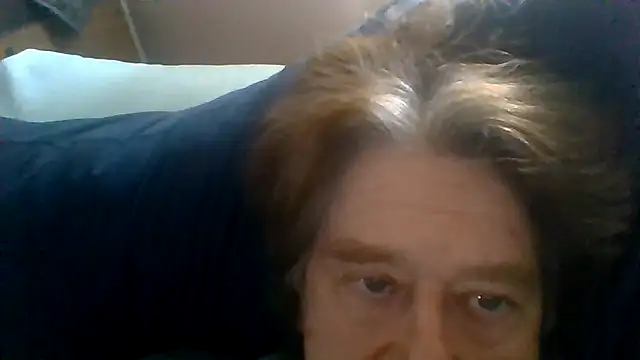 Snapshot of frankie7inch chatting on 06.21.26 frankie7inch online show from 06.21.26