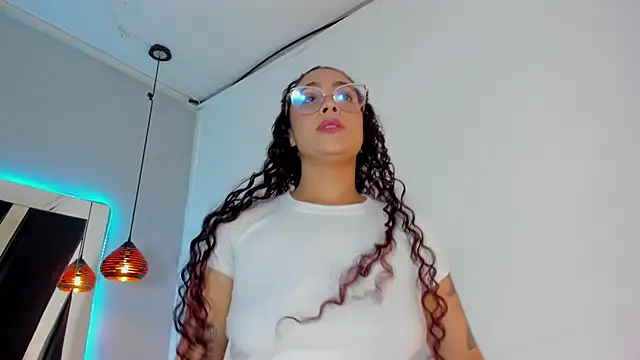 Snapshot of antonelllepiercee chatting on 01.17.25 antonelllepiercee online show from 01.17.25