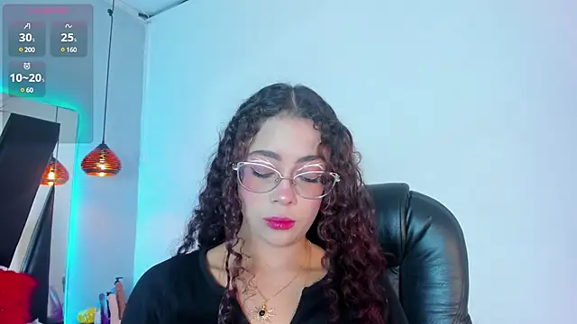 Snapshot of antonelllepiercee chatting on 01.25.25 antonelllepiercee online show from 01.25.25