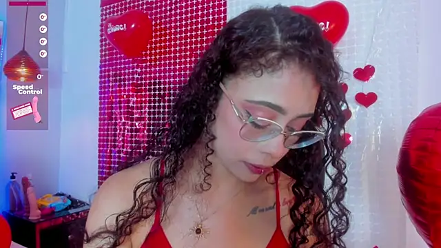 Snapshot of antonelllepiercee chatting on 02.14.25 antonelllepiercee online show from 02.14.25