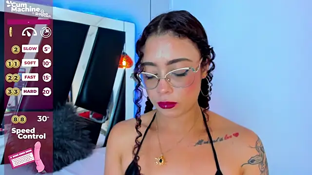 Snapshot of antonelllepiercee chatting on 02.22.25 antonelllepiercee online show from 02.22.25