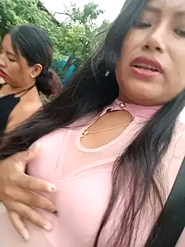 Snapshot of Karol-kamila19 chatting on 12.02.24 Karol-kamila19 online show from 12.02.24