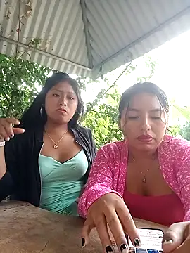 Snapshot of Karol-kamila19 chatting on 12.03.24 Karol-kamila19 online show from 12.03.24