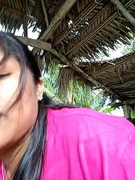 Snapshot of Karol-kamila19 chatting on 12.08.24 Karol-kamila19 online show from 12.08.24