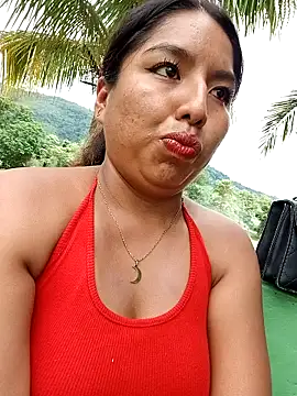 Snapshot of Karol-kamila19 chatting on 01.13.25 Karol-kamila19 online show from 01.13.25