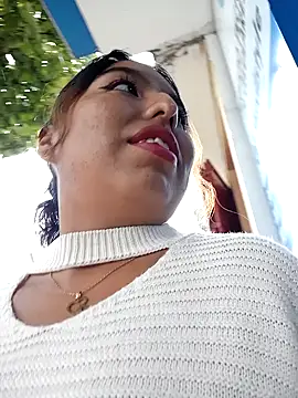 Snapshot of Karol-kamila19 chatting on 01.17.25 Karol-kamila19 online show from 01.17.25