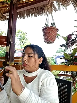 Snapshot of Karol-kamila19 chatting on 01.17.25 Karol-kamila19 online show from 01.17.25