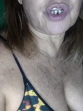 Kasandra Ho online show from 11.19.25